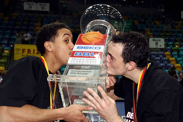 的强力前锋 的强力前锋